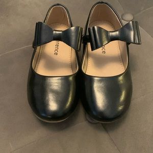 Black dress shoes